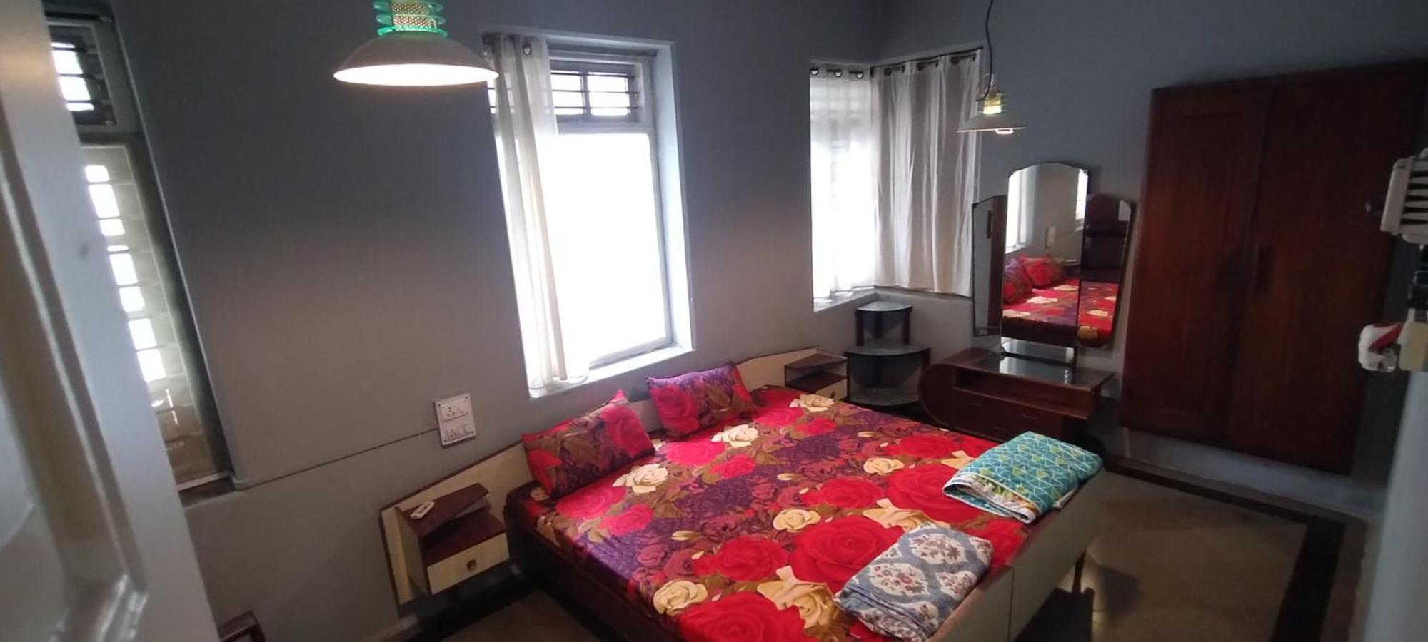 Madhav Bhavan Guest House Pune Eksteriør billede