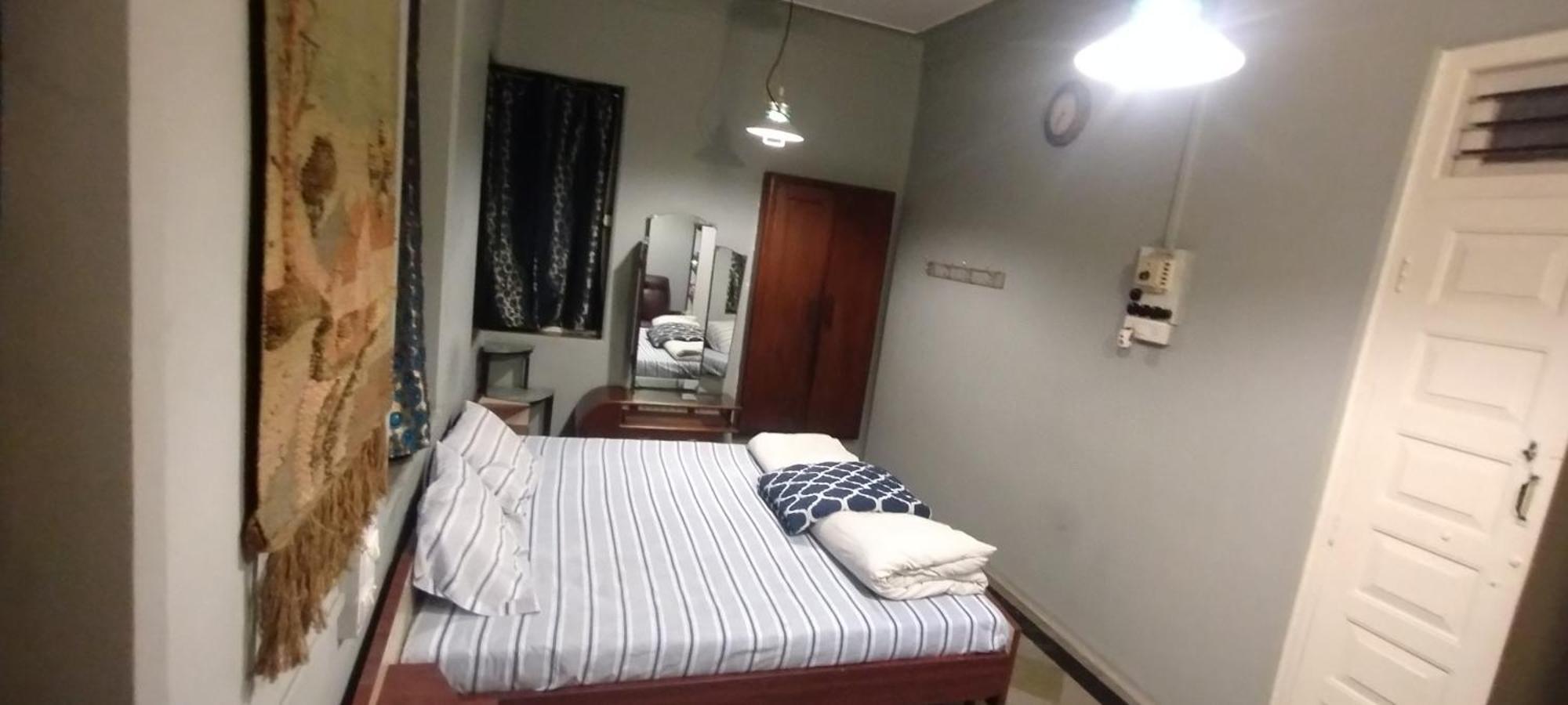 Madhav Bhavan Guest House Pune Eksteriør billede