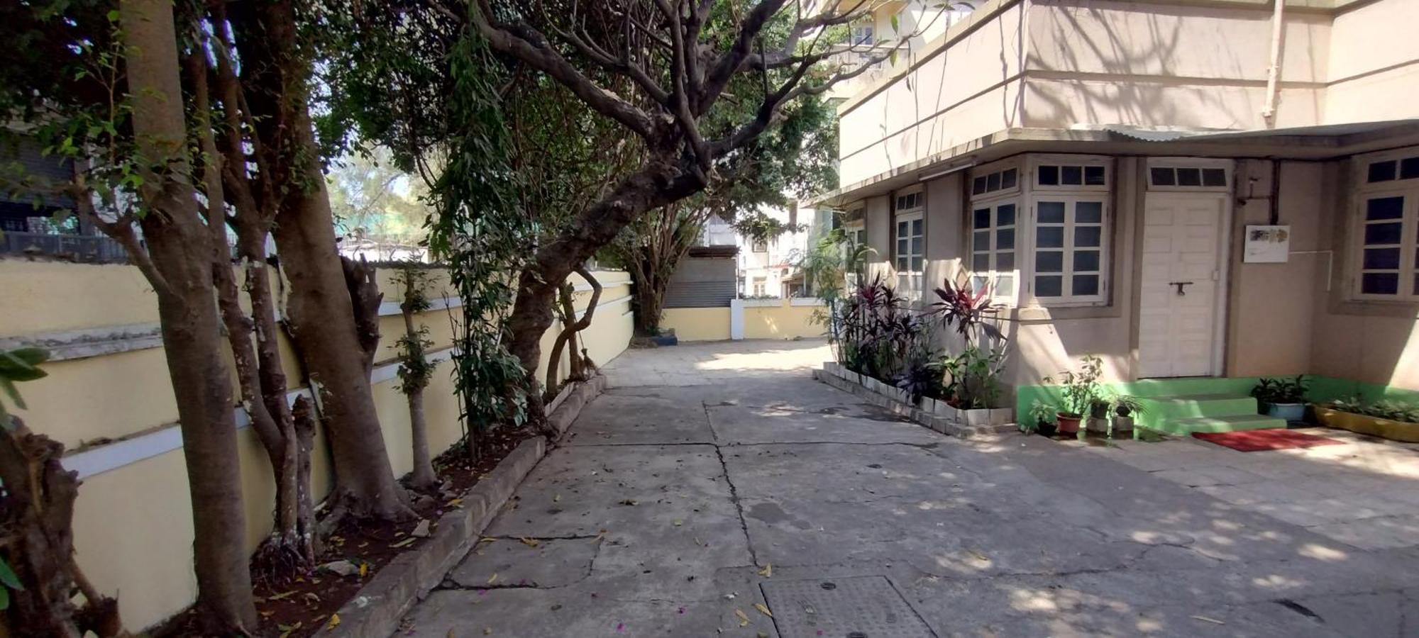 Madhav Bhavan Guest House Pune Eksteriør billede
